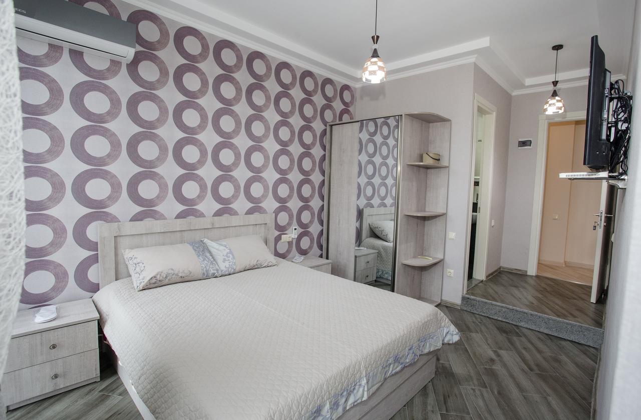 5 Rooms Batumi Exterior photo